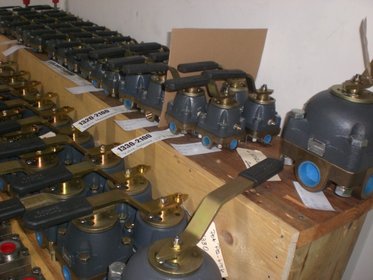 Barksdale 4-Way Valves.